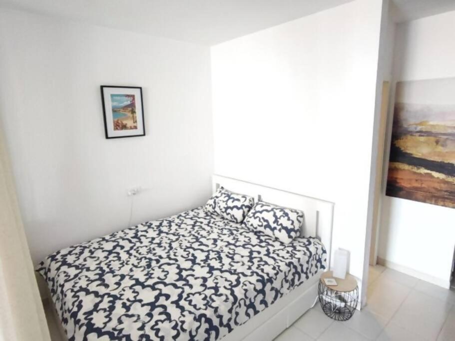 Ampio Appartamento In Ocean View Ov311 أذيخي المظهر الخارجي الصورة